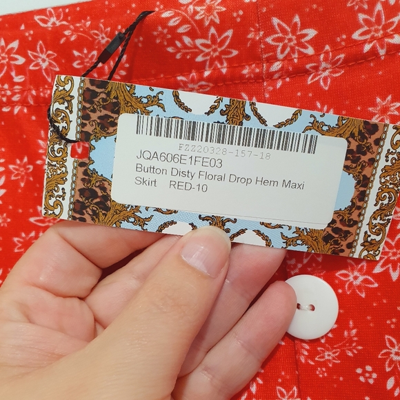 Boohoo size 8 red floral drop hem maxi skirt - Picture 6 of 9